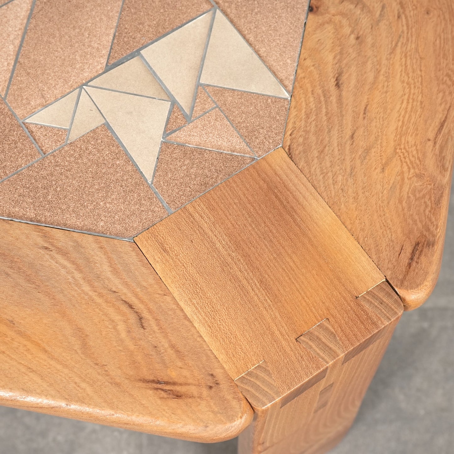 イギリスヴィンテージ タイルトップ ローテーブル