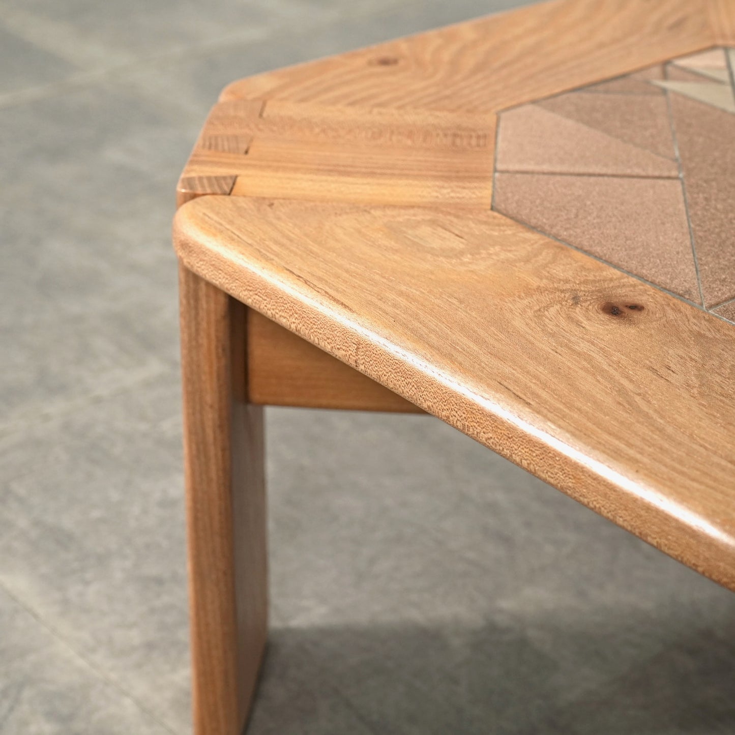 イギリスヴィンテージ タイルトップ ローテーブル