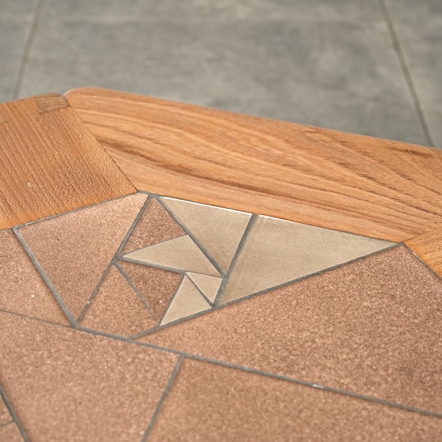 イギリスヴィンテージ タイルトップ ローテーブル