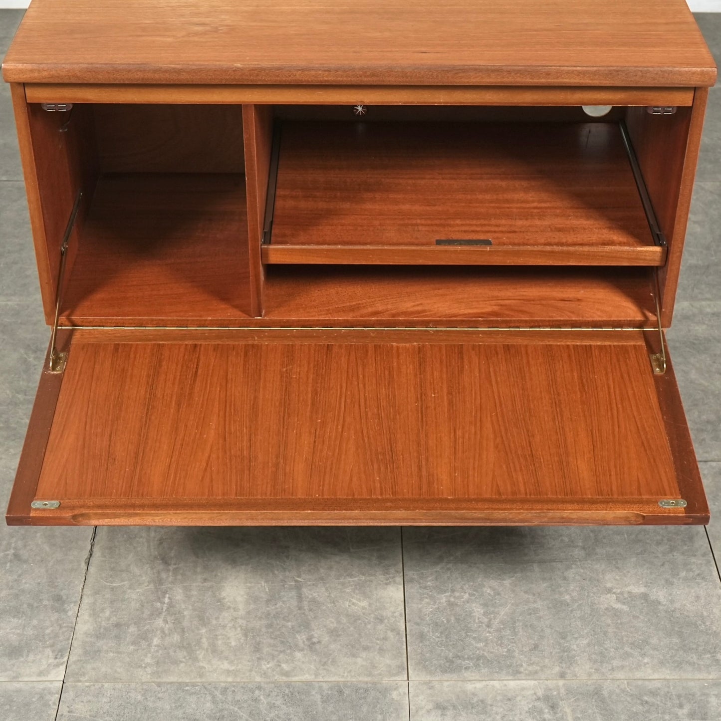 【NATHAN】ヴィンテージ キャビネット(ヘアピンカスタム)