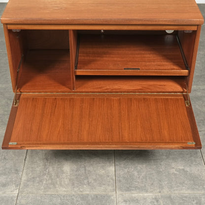 【NATHAN】ヴィンテージ キャビネット(ヘアピンカスタム)