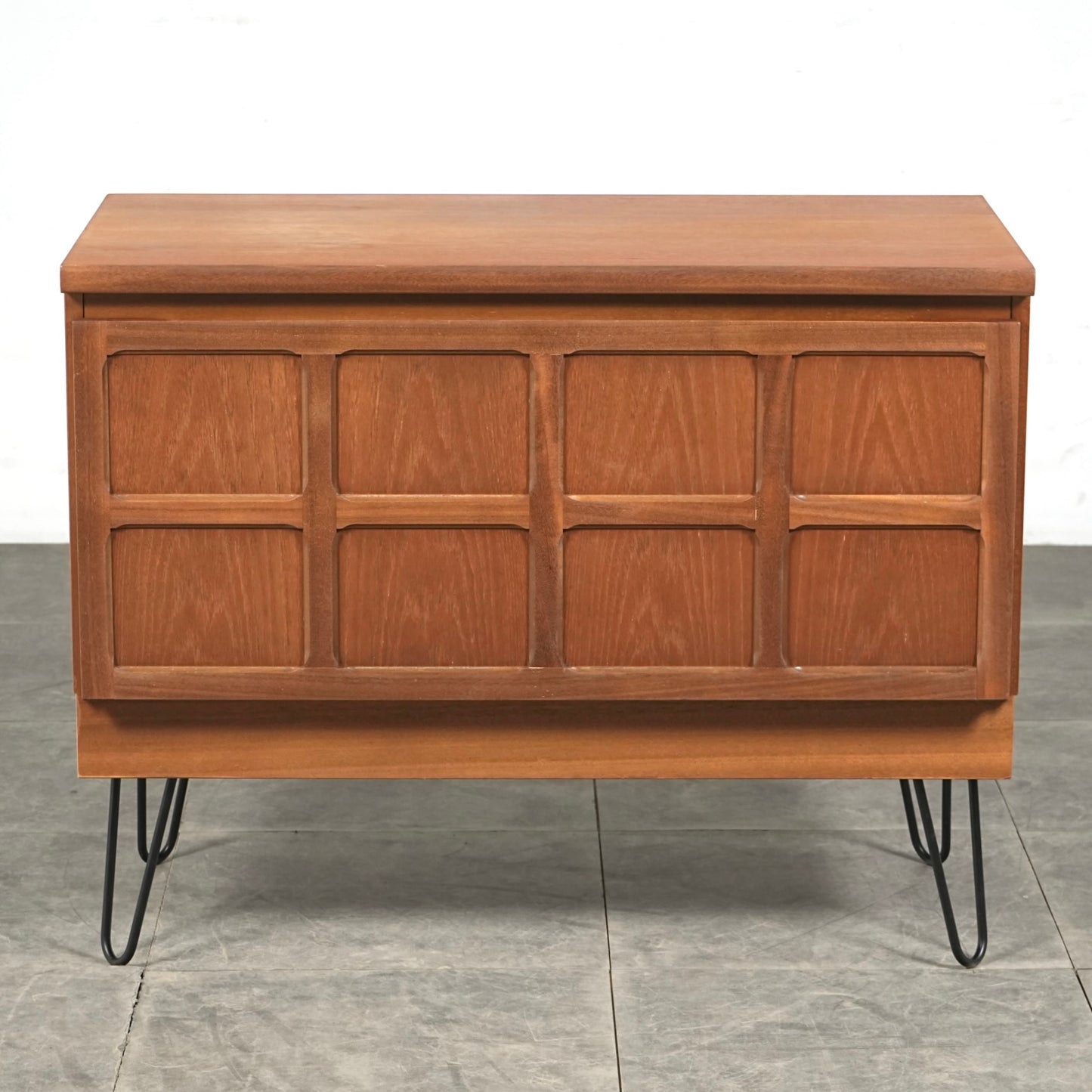 【NATHAN】ヴィンテージ キャビネット(ヘアピンカスタム)