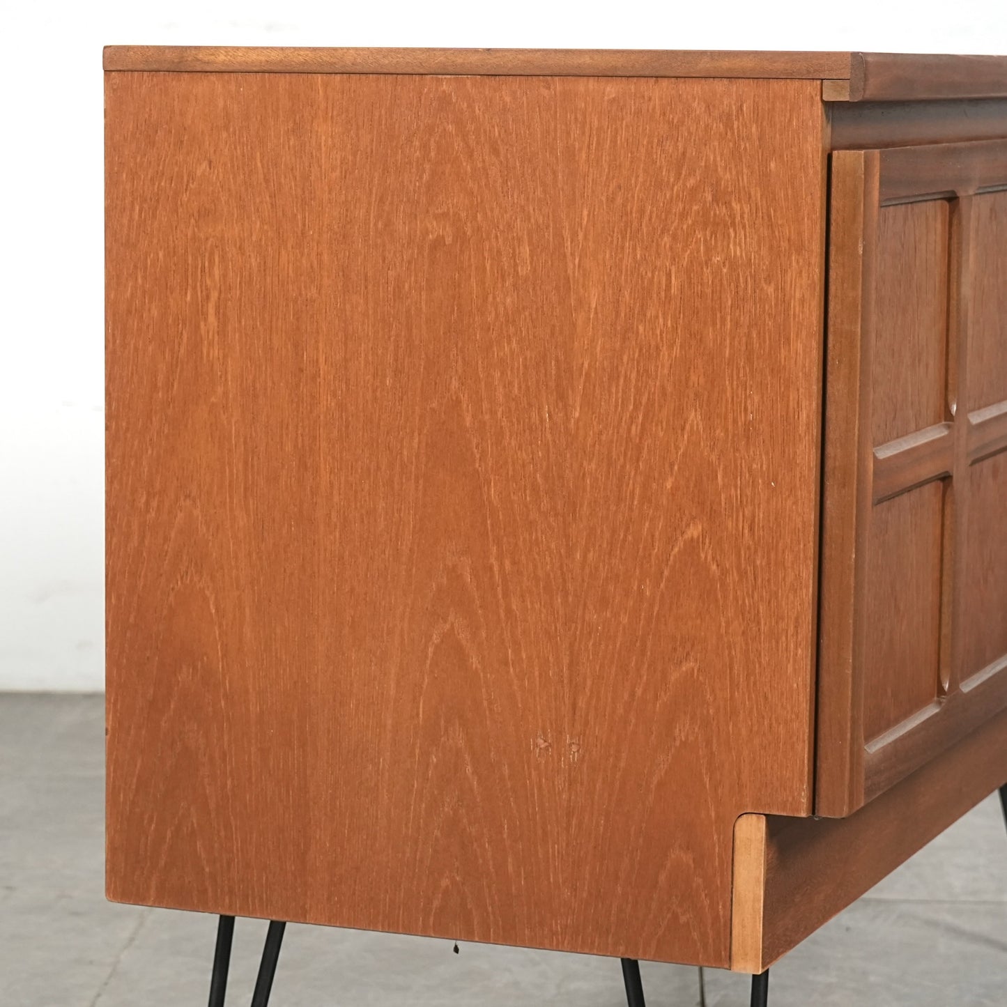 【NATHAN】ヴィンテージ キャビネット(ヘアピンカスタム)