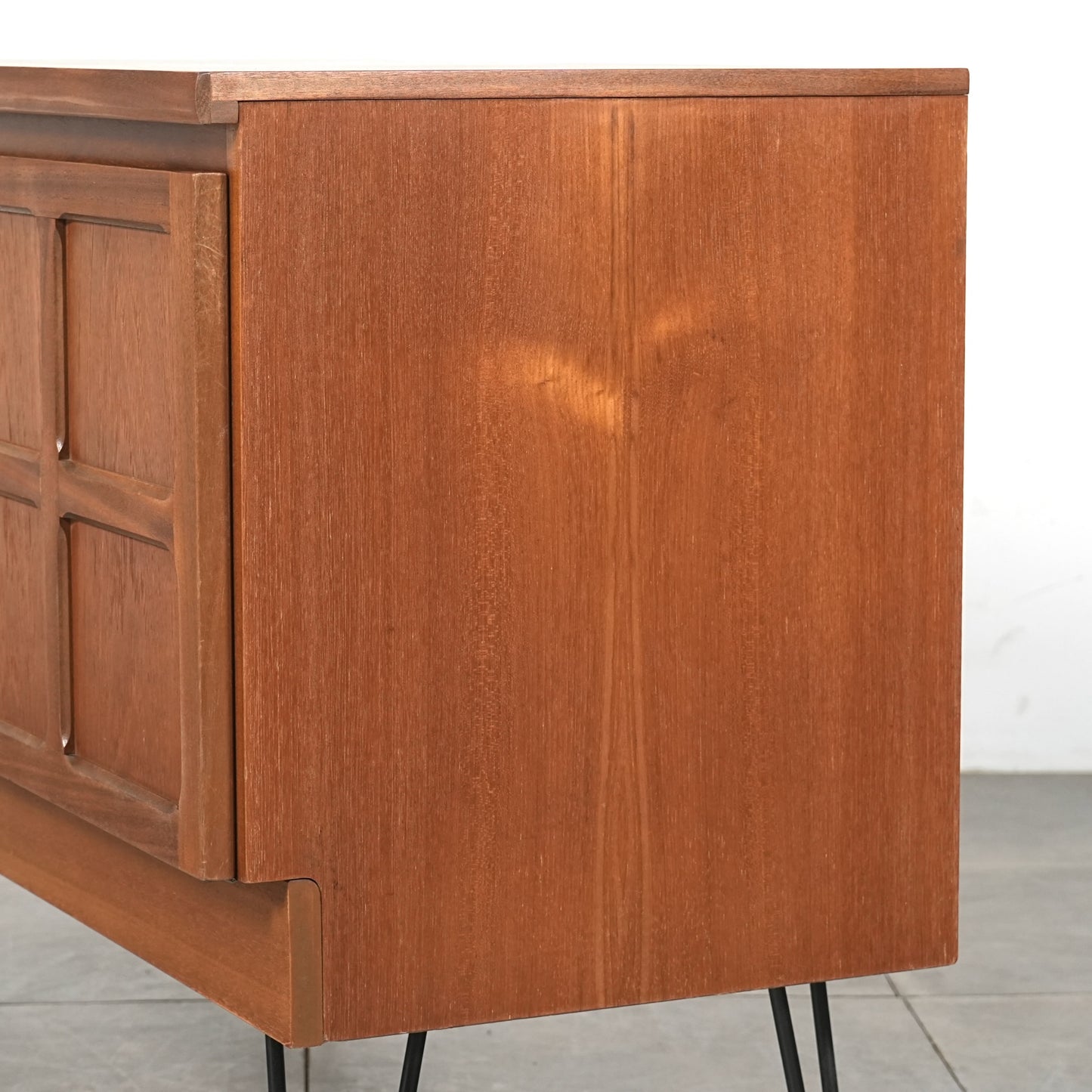 【NATHAN】ヴィンテージ キャビネット(ヘアピンカスタム)