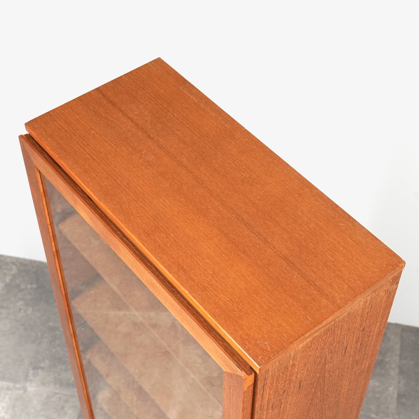 イギリスヴィンテージ ガラスキャビネット