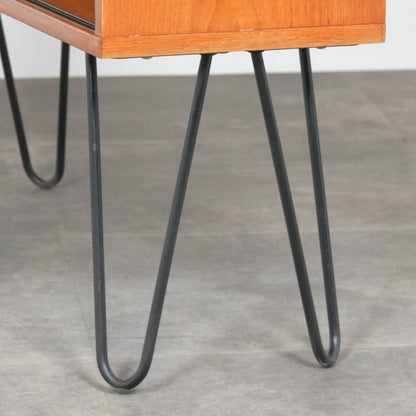 イギリスヴィンテージ ガラスキャビネット (ヘアピンカスタム)