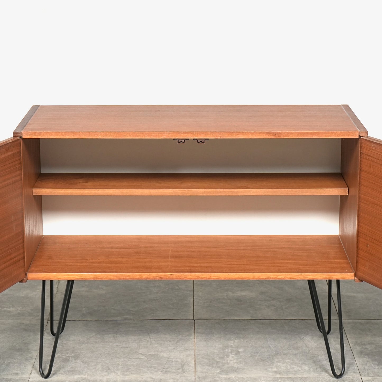 イギリスヴィンテージ キャビネット(ヘアピンカスタム)