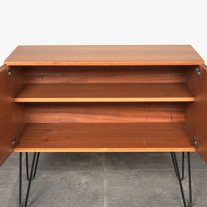 イギリスヴィンテージ キャビネット(ヘアピンカスタム)