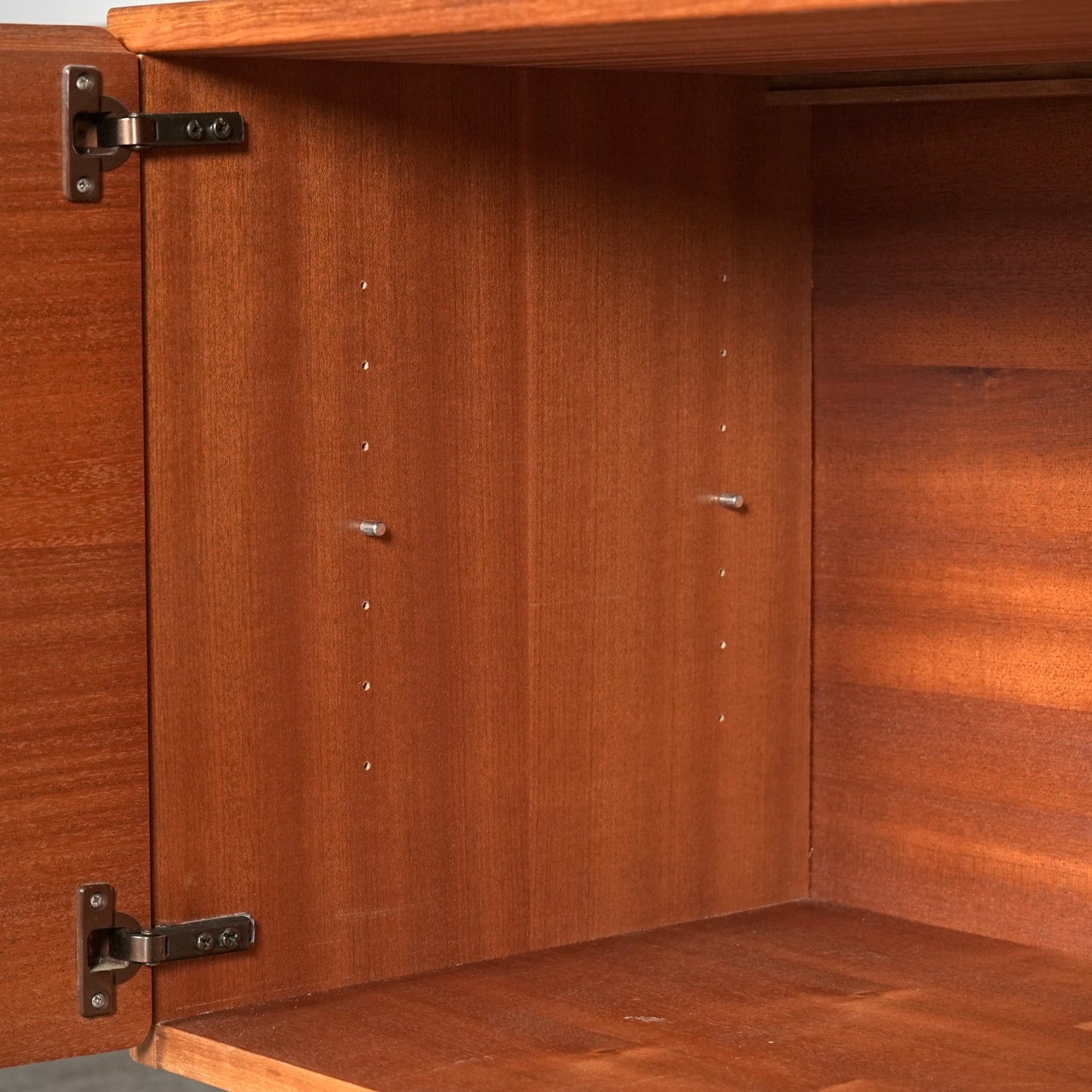 イギリスヴィンテージ キャビネット(ヘアピンカスタム)