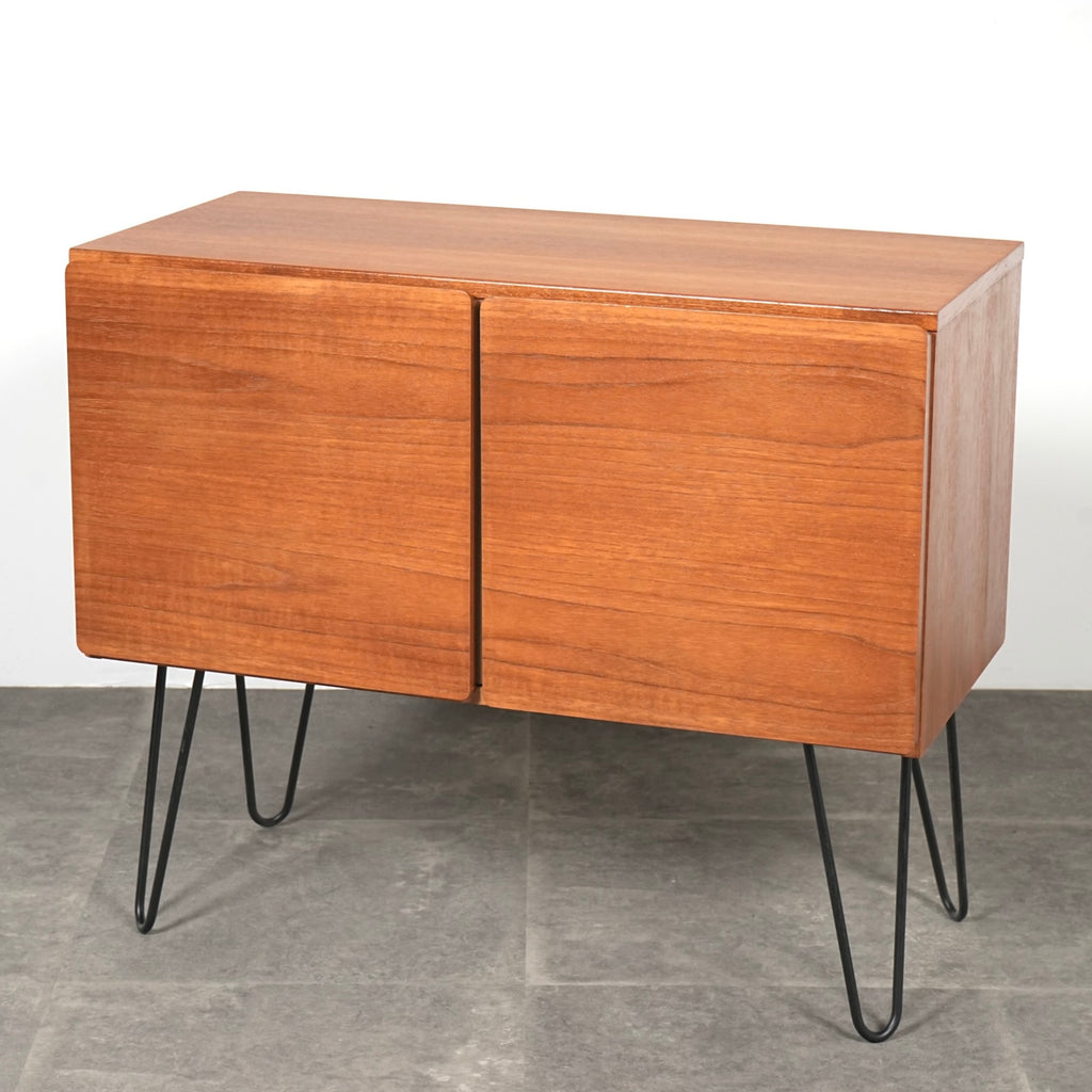 イギリスヴィンテージ キャビネット(ヘアピンカスタム)