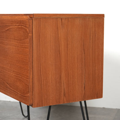 イギリスヴィンテージ キャビネット(ヘアピンカスタム)