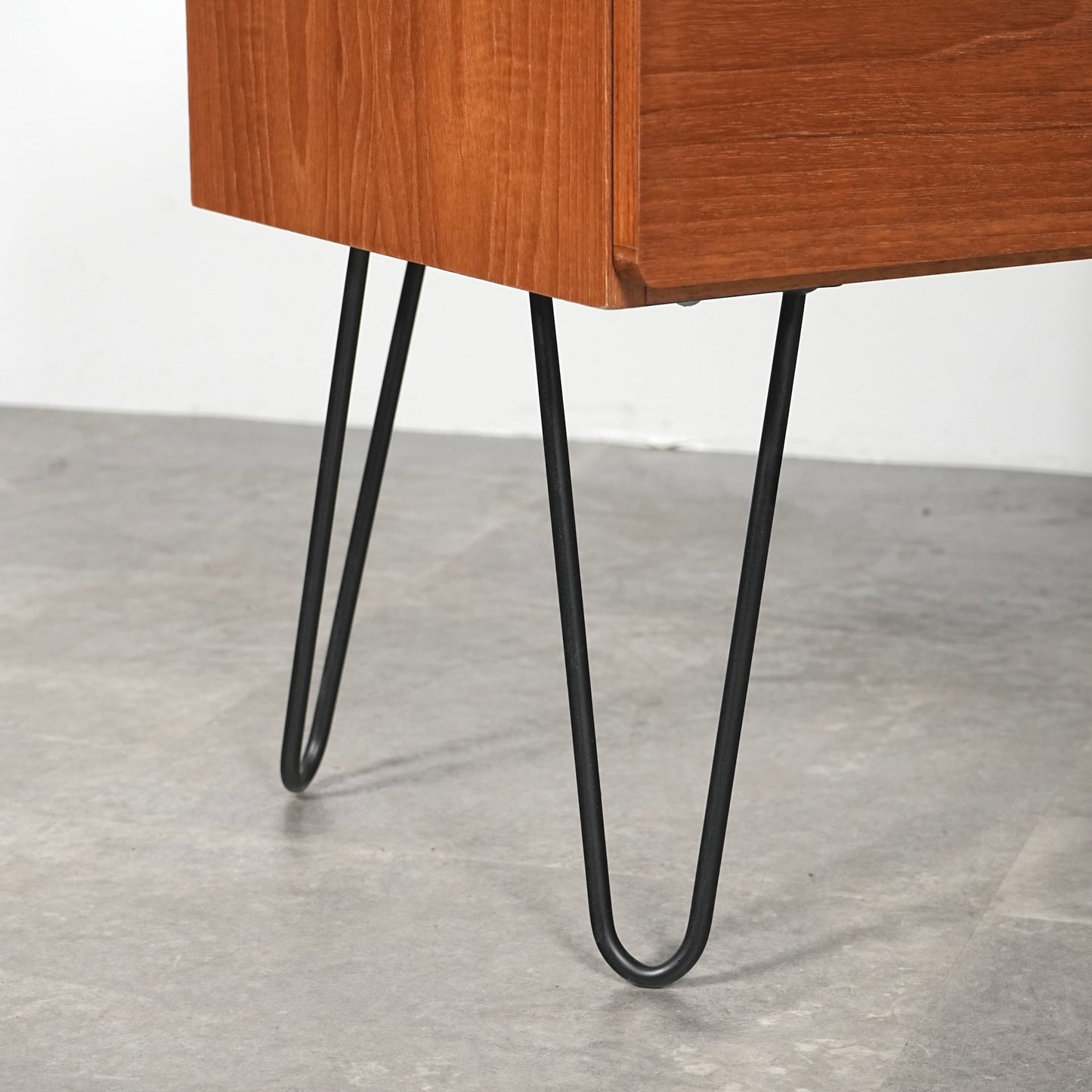 イギリスヴィンテージ キャビネット(ヘアピンカスタム)