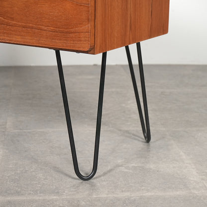 イギリスヴィンテージ キャビネット(ヘアピンカスタム)