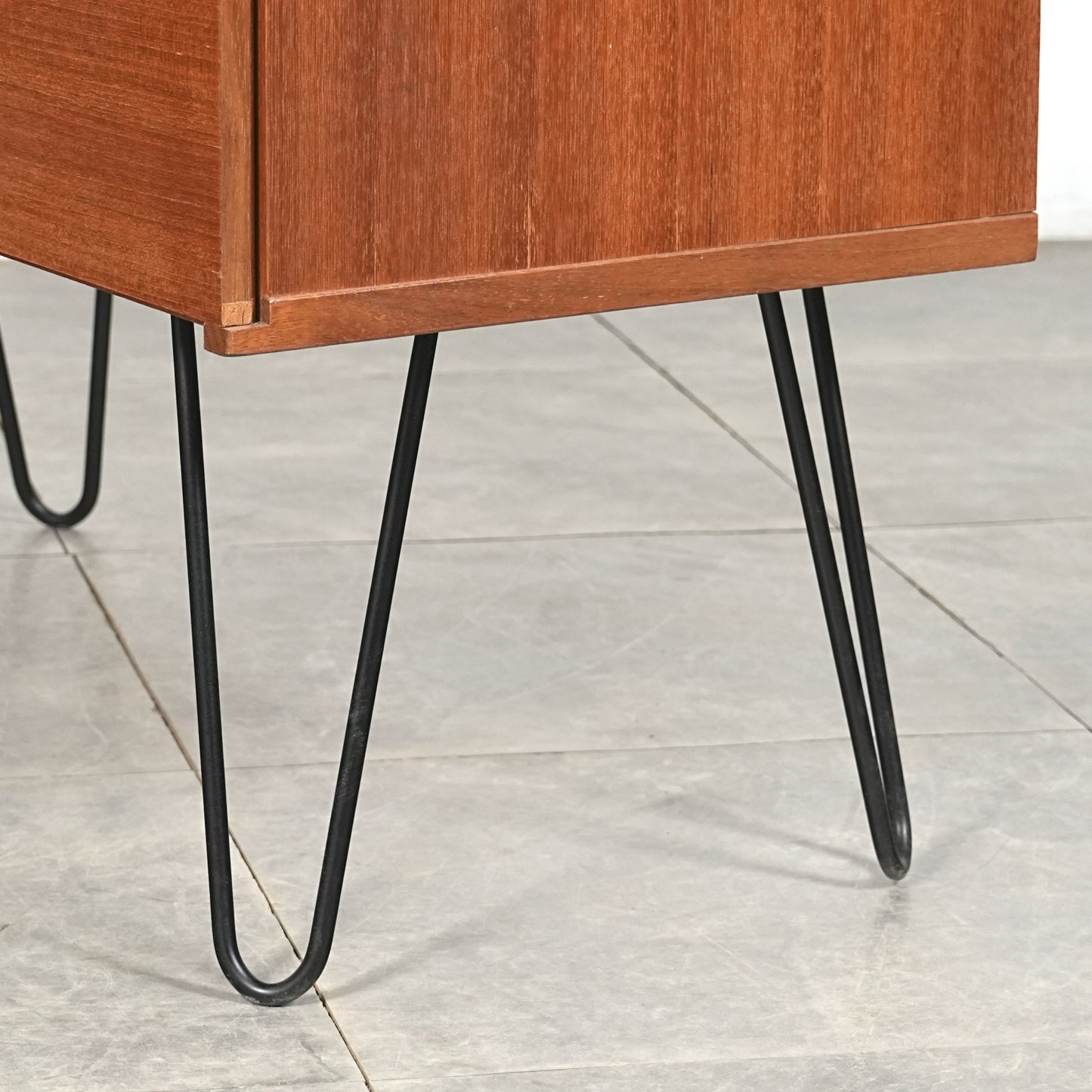 イギリスヴィンテージ キャビネット(ヘアピンカスタム)