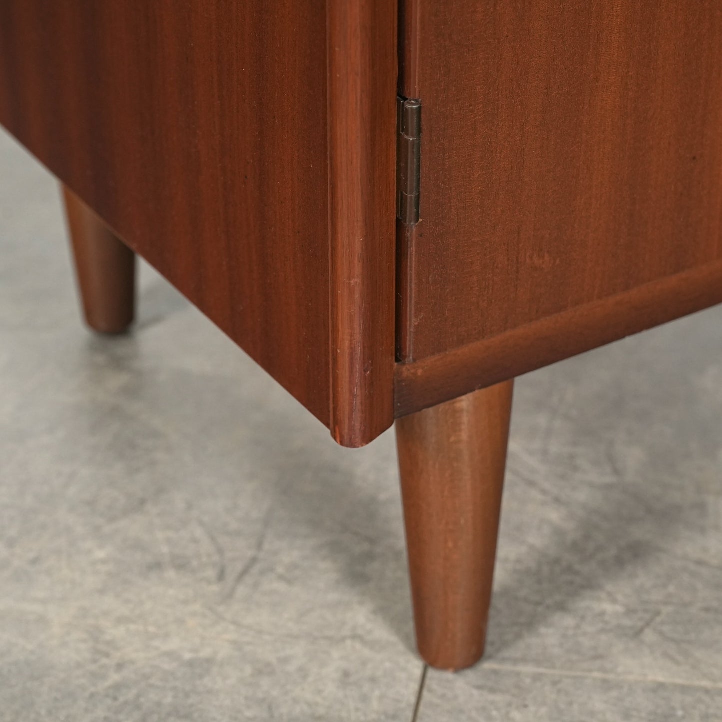 【Harris Lebus】ヴィンテージ サイドキャビネット