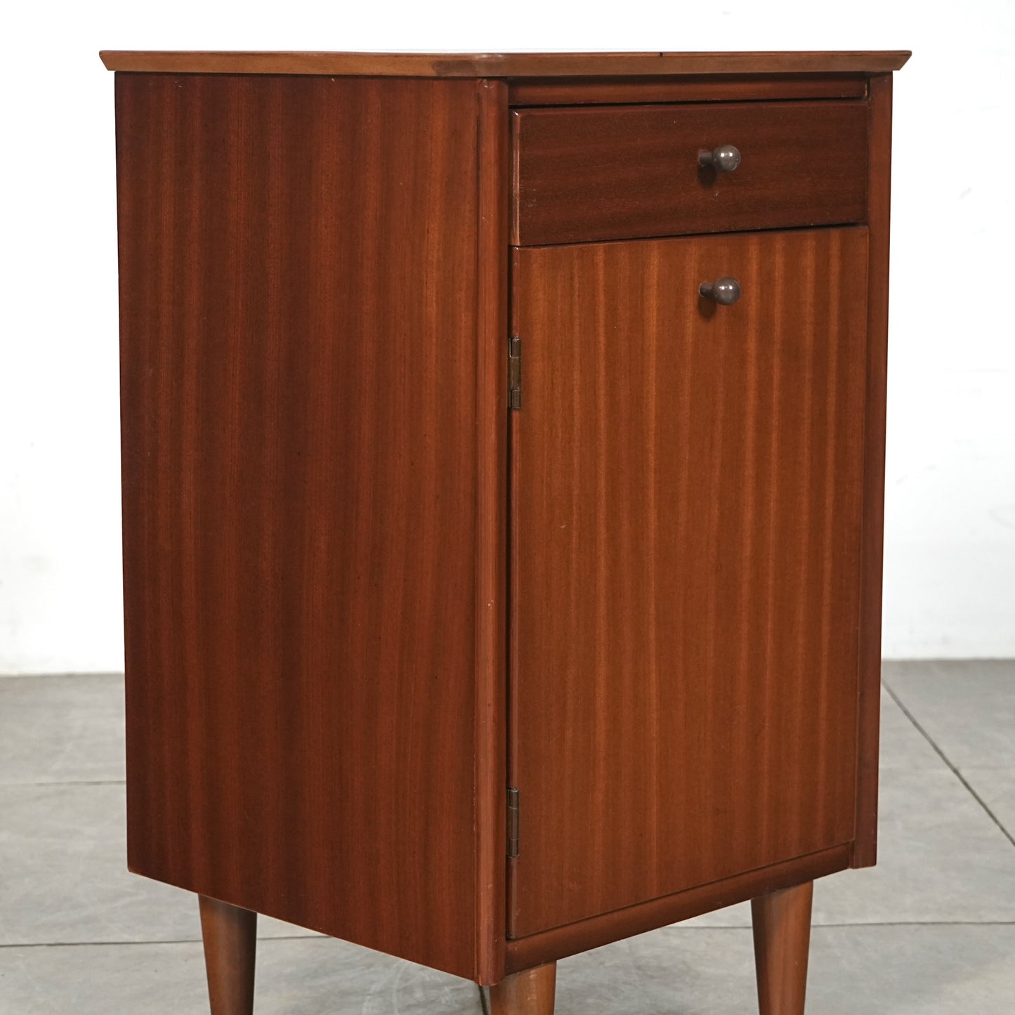 【Harris Lebus】ヴィンテージ サイドキャビネット