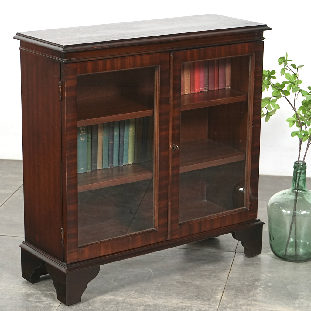 英国クラシックヴィンテージ ガラスキャビネット