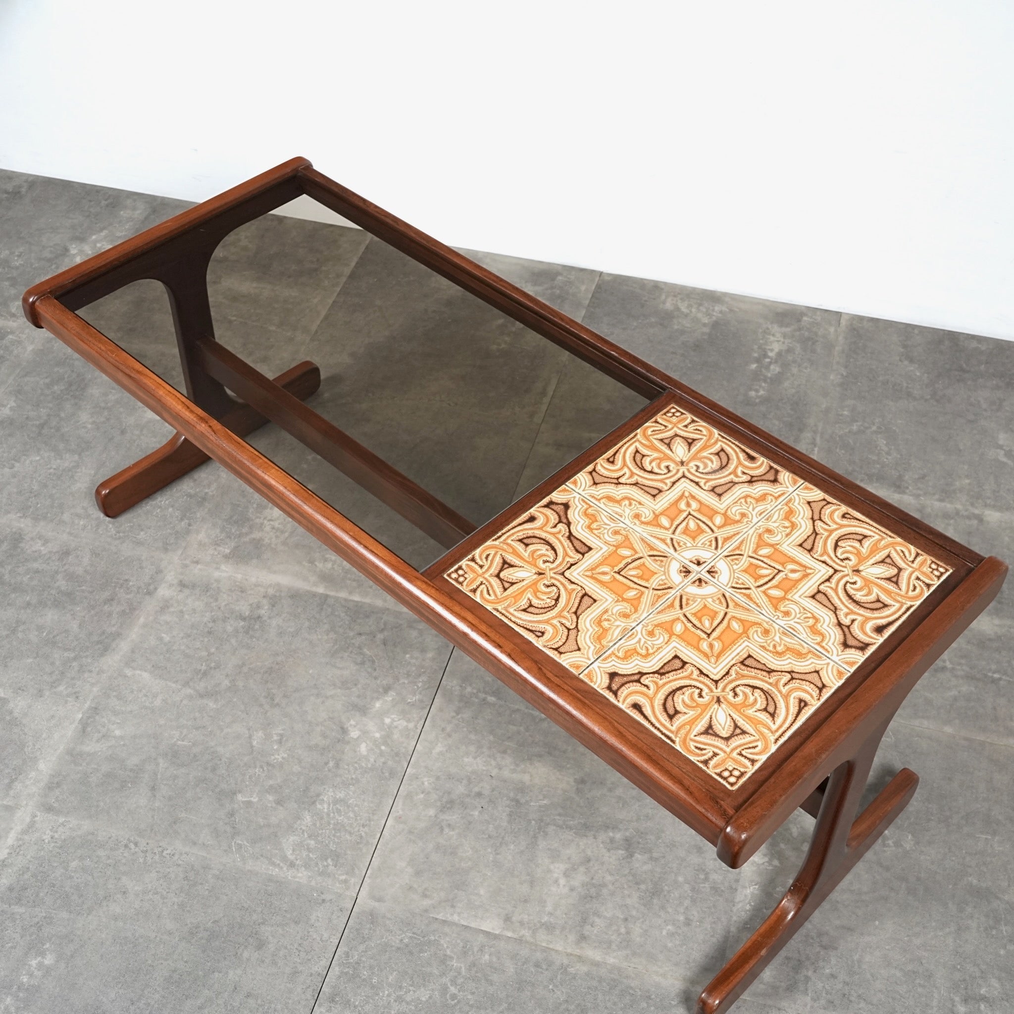 LOW TABLE & NEST TABLE – TIME HYPE