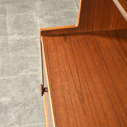 イギリスヴィンテージ キャビネット