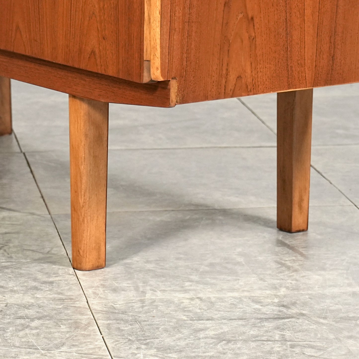 イギリスヴィンテージ キャビネット