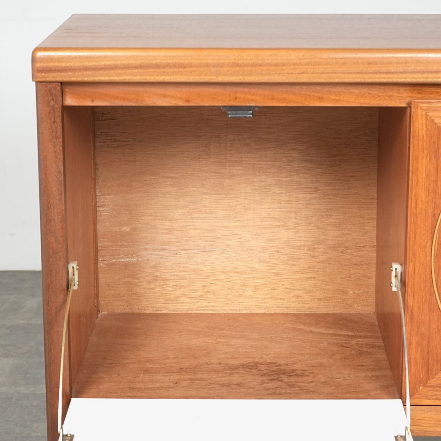 【NATHAN】ヴィンテージ サークルサイドボード