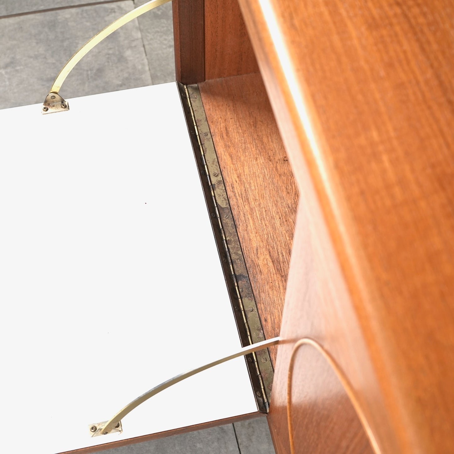 【NATHAN】ヴィンテージ サークルサイドボード