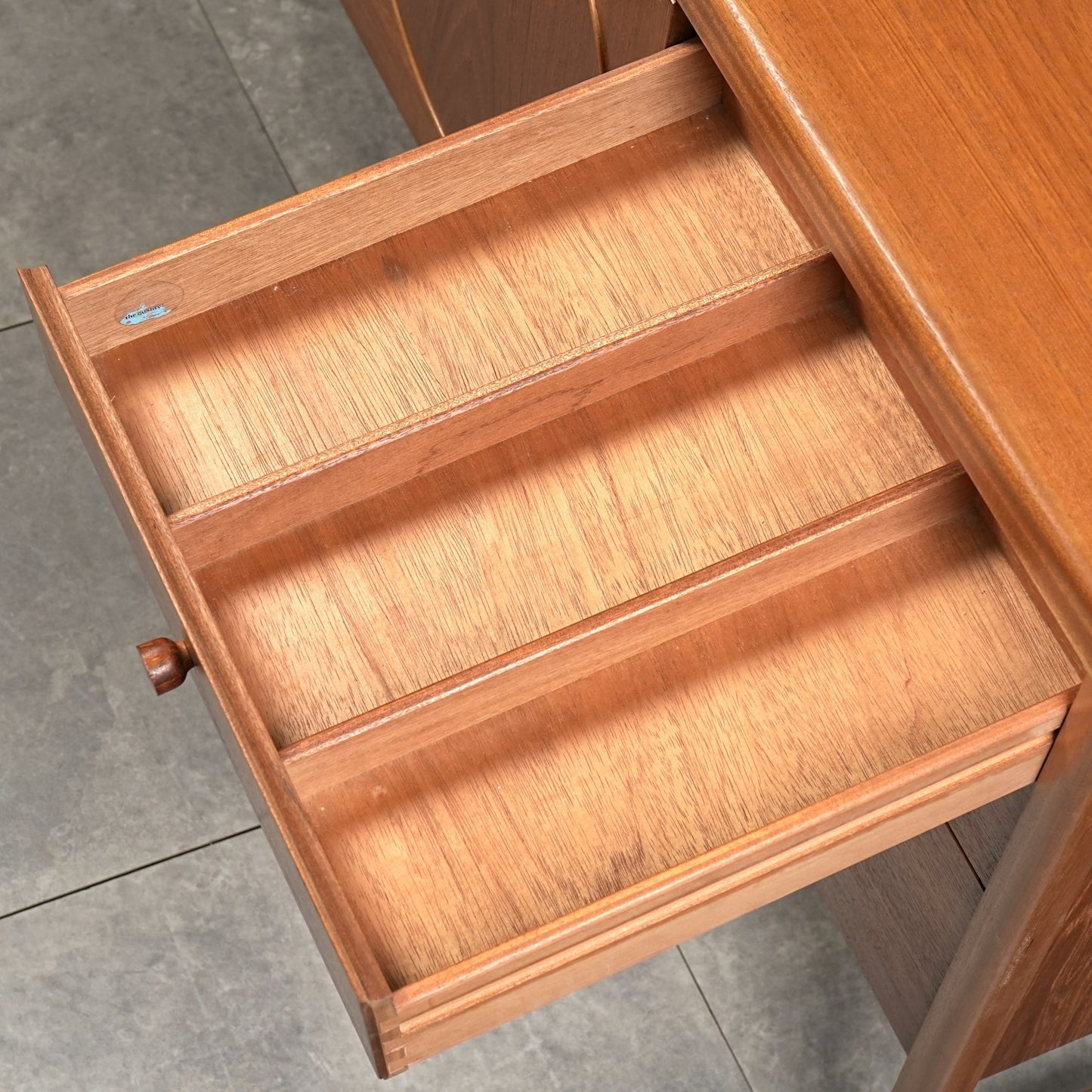 【NATHAN】ヴィンテージ サークルサイドボード