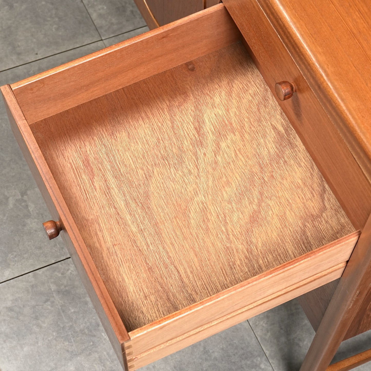 【NATHAN】ヴィンテージ サークルサイドボード