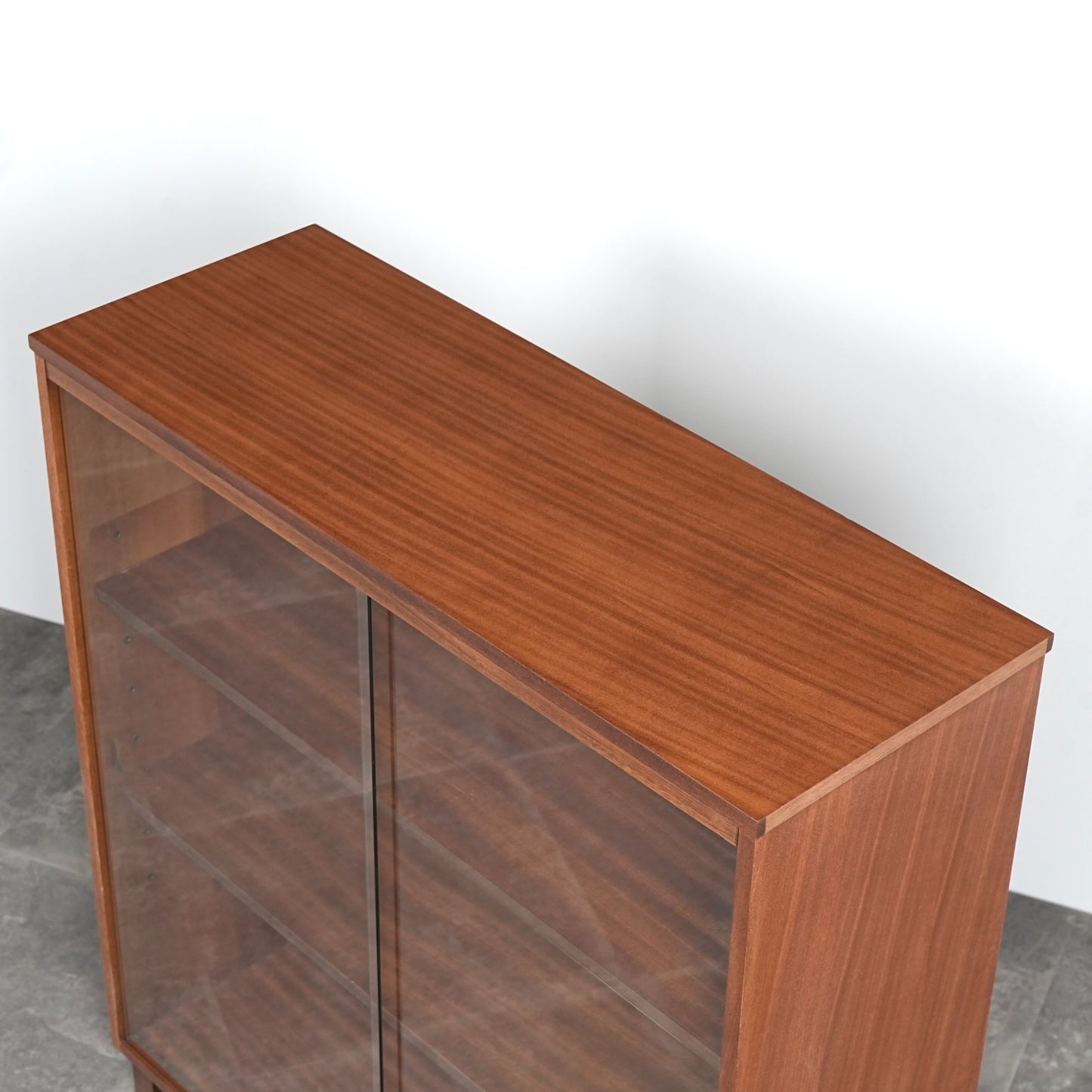 イギリスヴィンテージ ガラスキャビネット