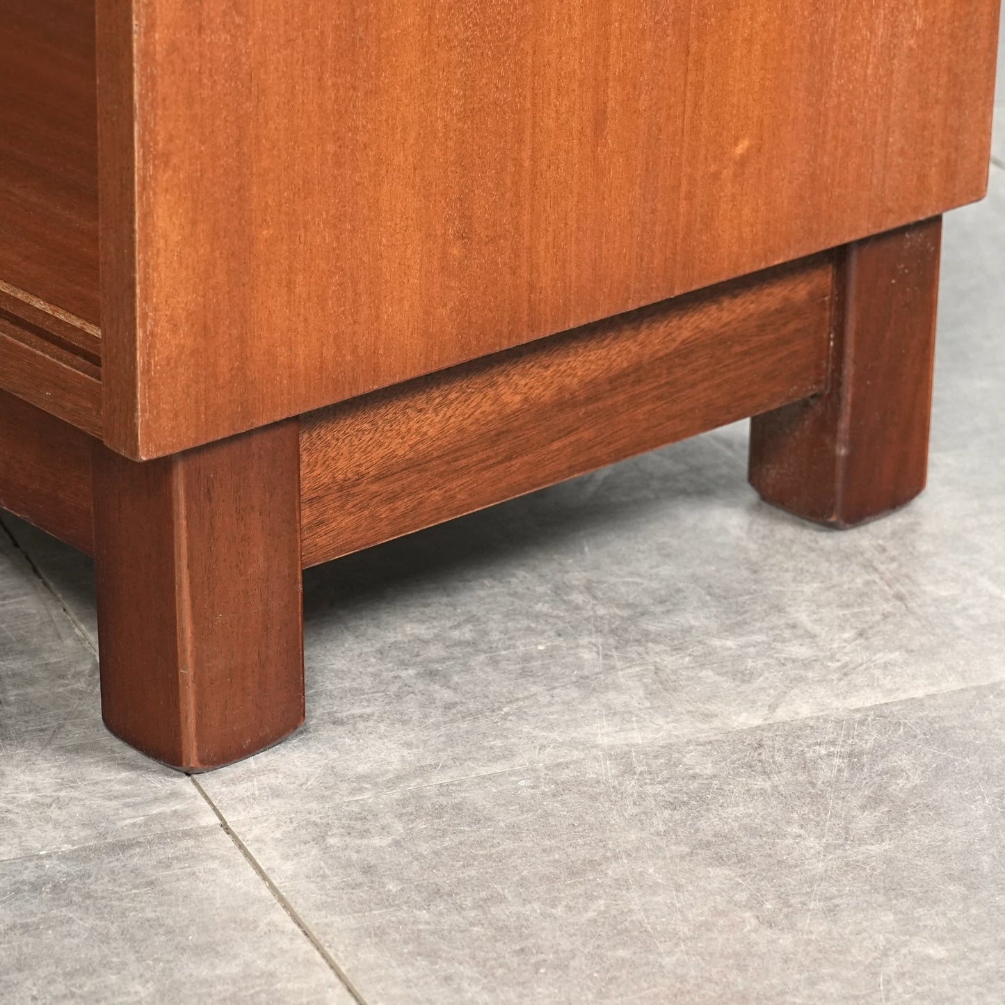 イギリスヴィンテージ ガラスキャビネット