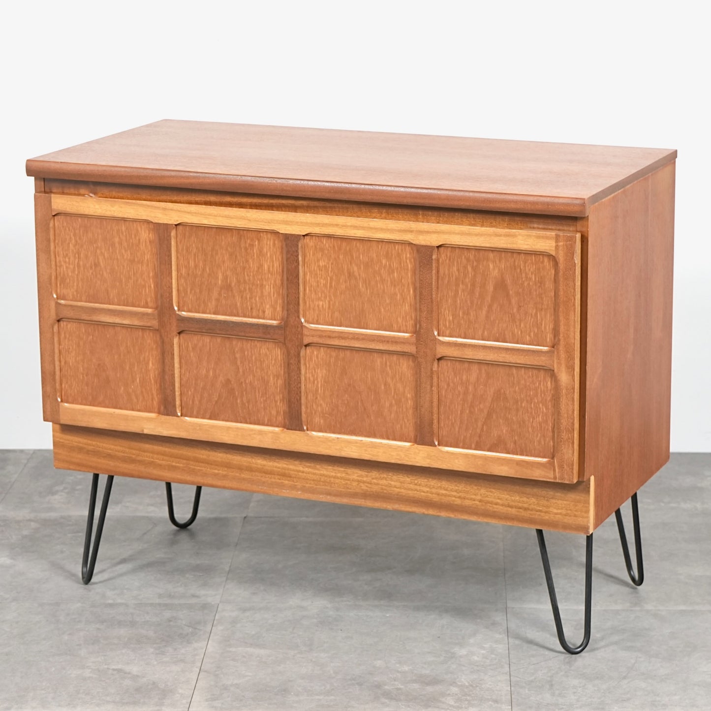 【NATHAN】ヴィンテージ キャビネット(ヘアピンカスタム)