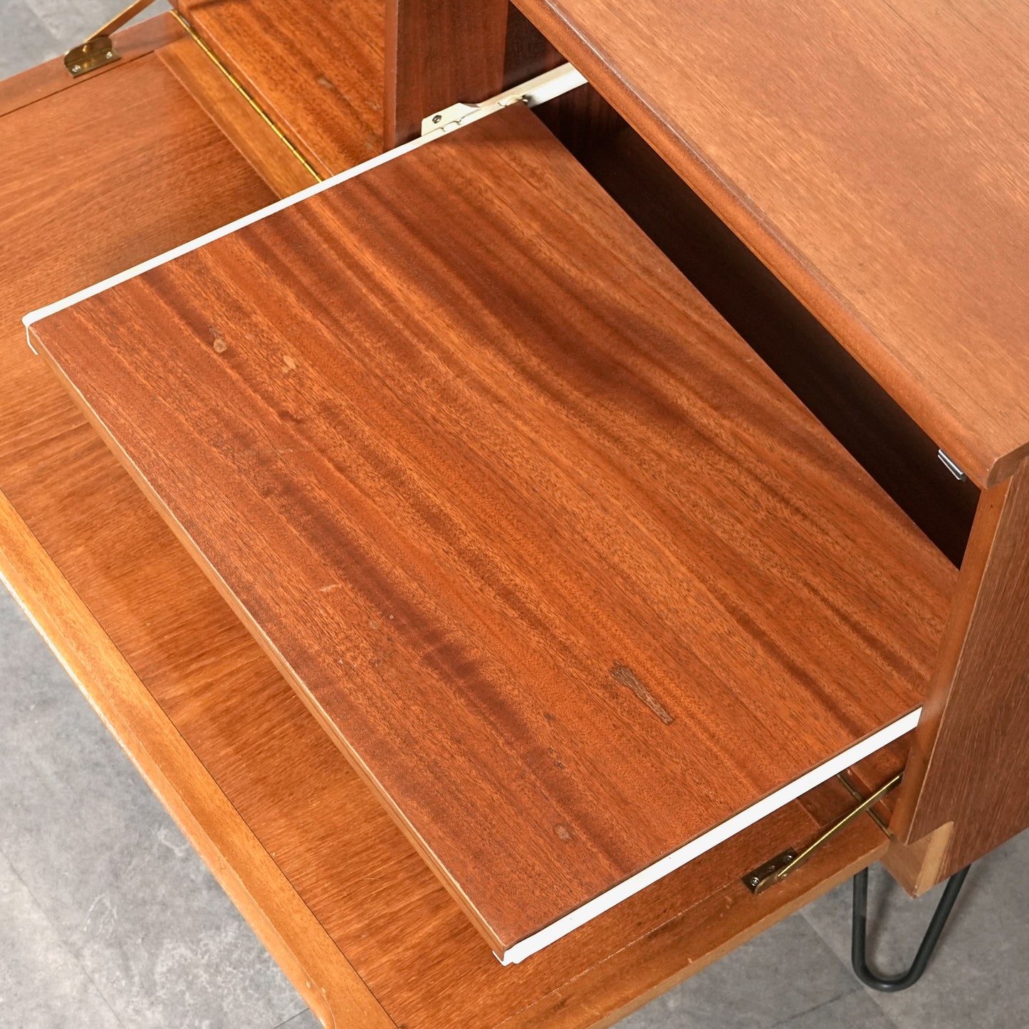 【NATHAN】ヴィンテージ キャビネット(ヘアピンカスタム)