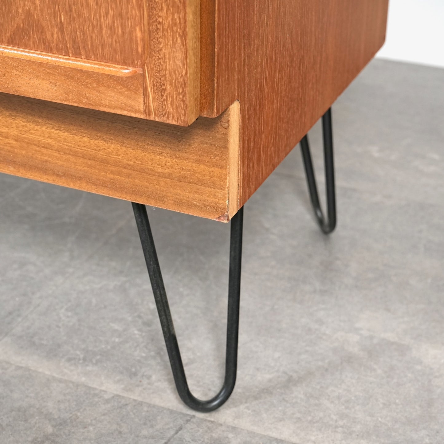 【NATHAN】ヴィンテージ キャビネット(ヘアピンカスタム)