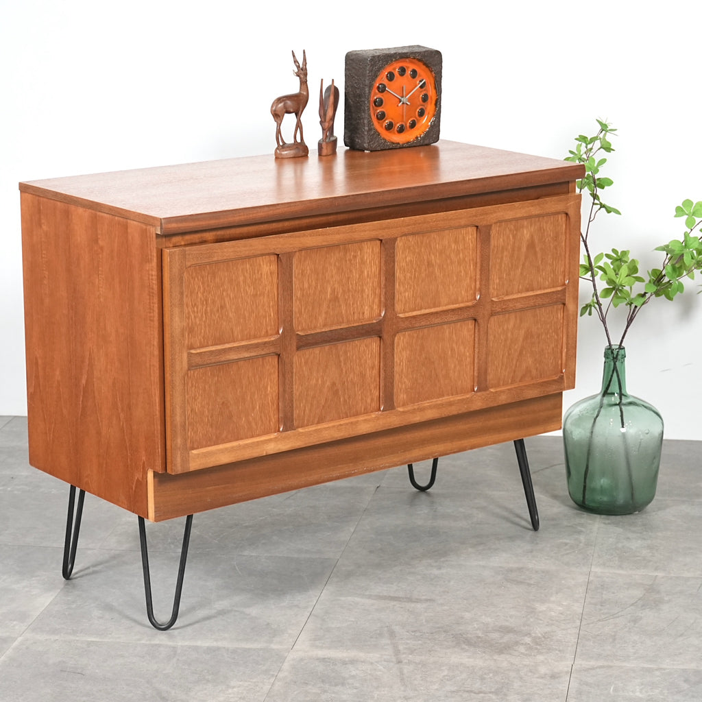 【NATHAN】ヴィンテージ キャビネット(ヘアピンカスタム)