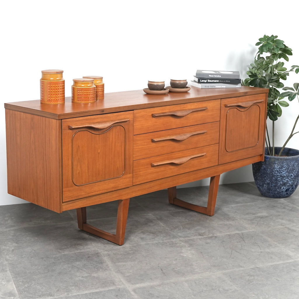 【STONEHILL】ヴィンテージ サイドボード