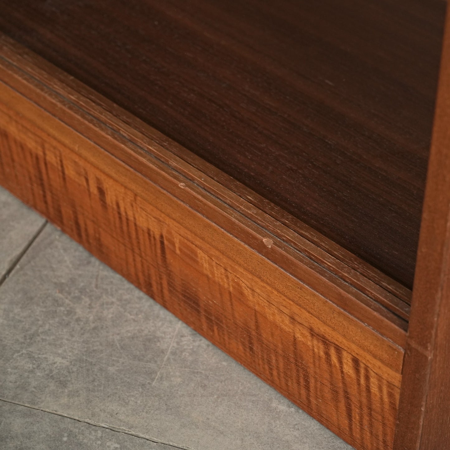 イギリスヴィンテージ ガラスキャビネット