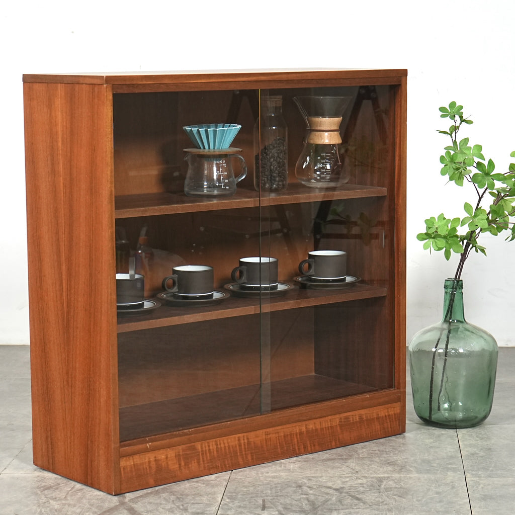 イギリスヴィンテージ ガラスキャビネット