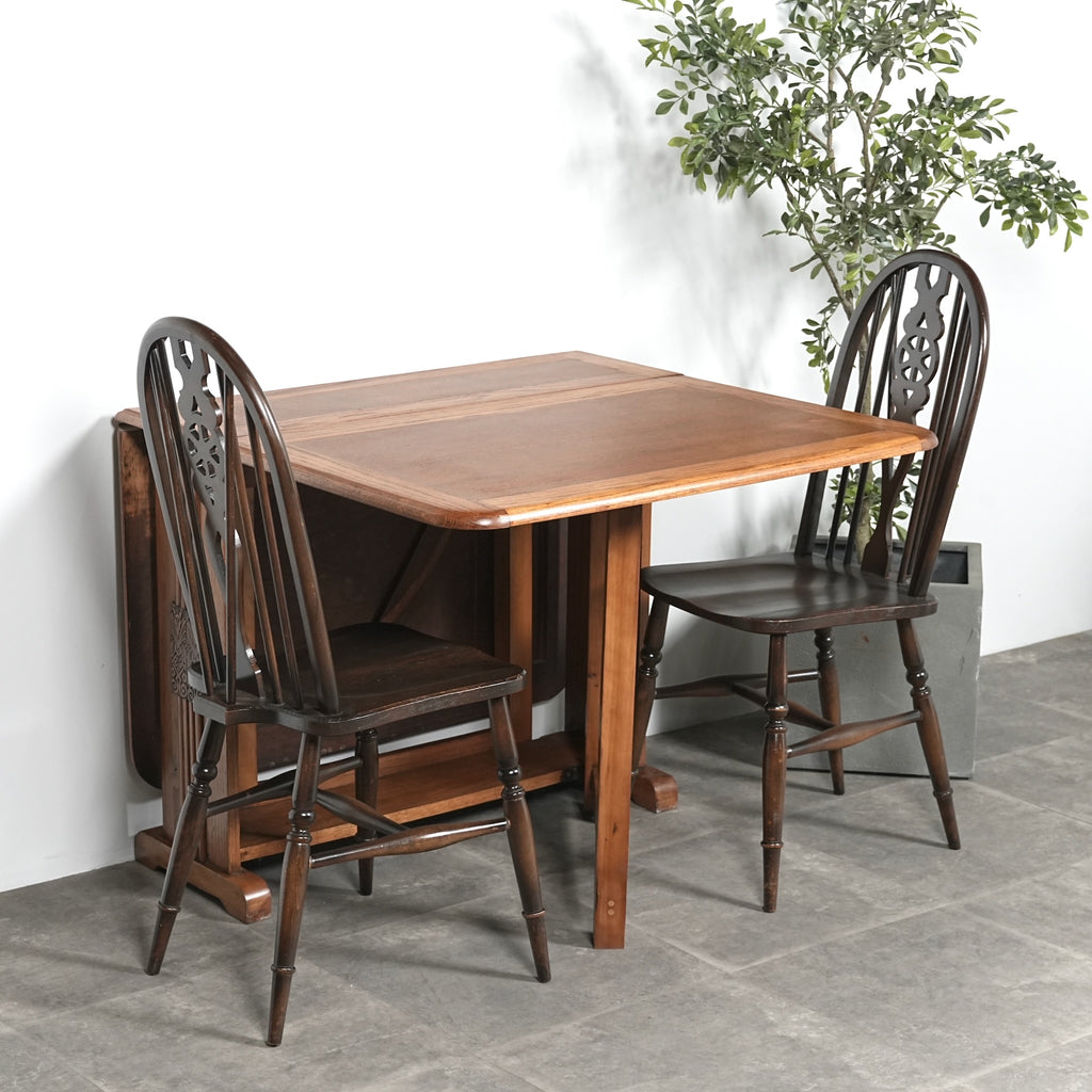 英国アンティーク ゲートレッグテーブル