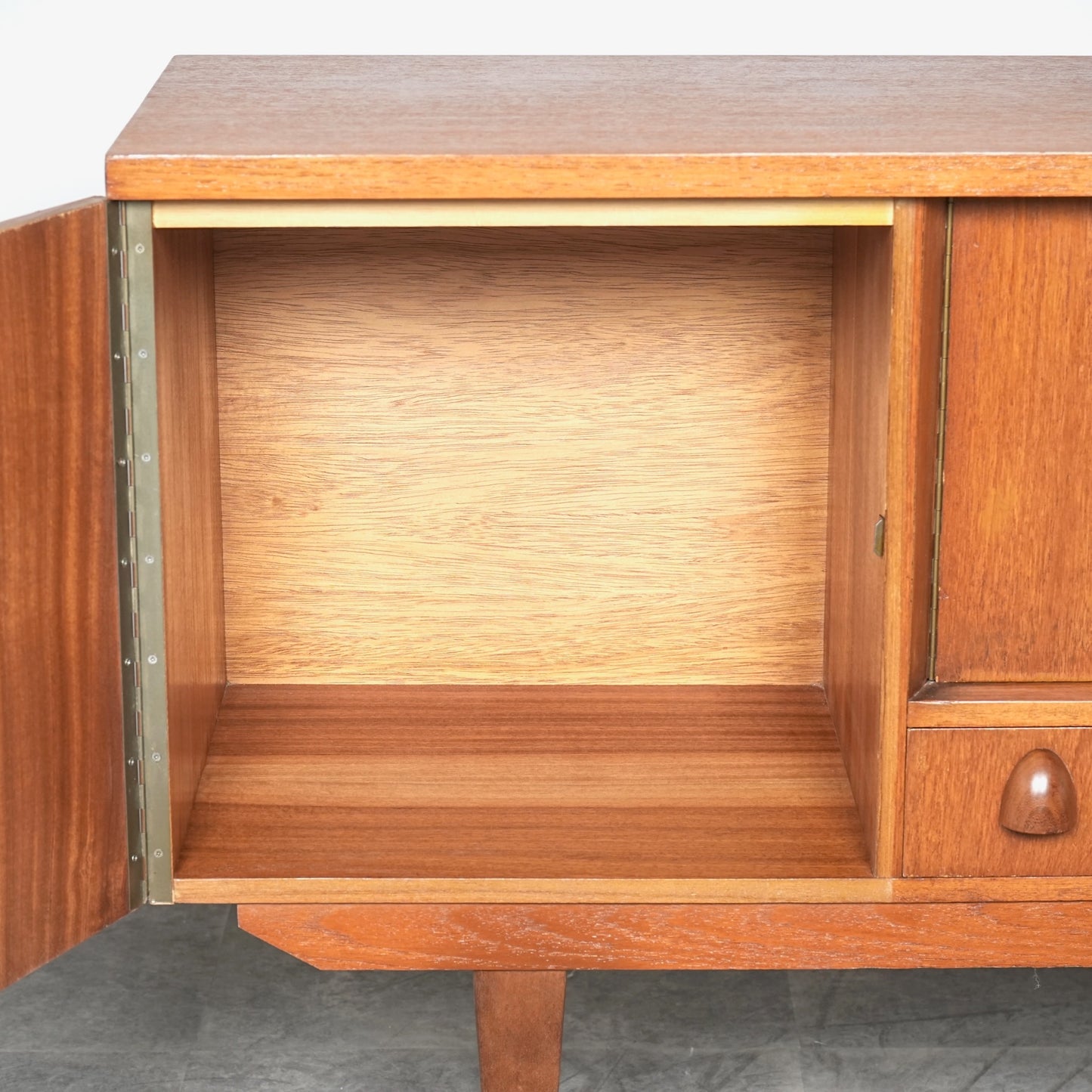 【Jentique】ヴィンテージ サイドボード