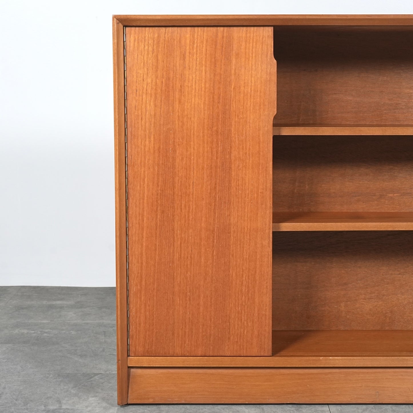 【Herbert E Gibbs】ヴィンテージ ガラスキャビネット