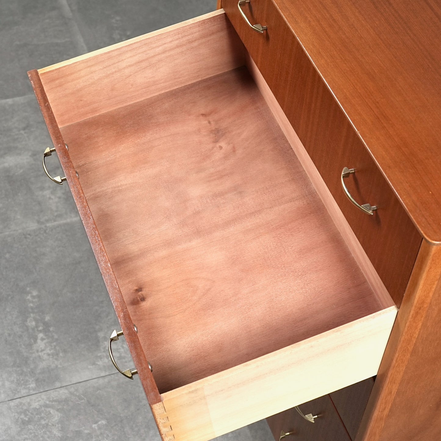 イギリスヴィンテージ ハイチェスト