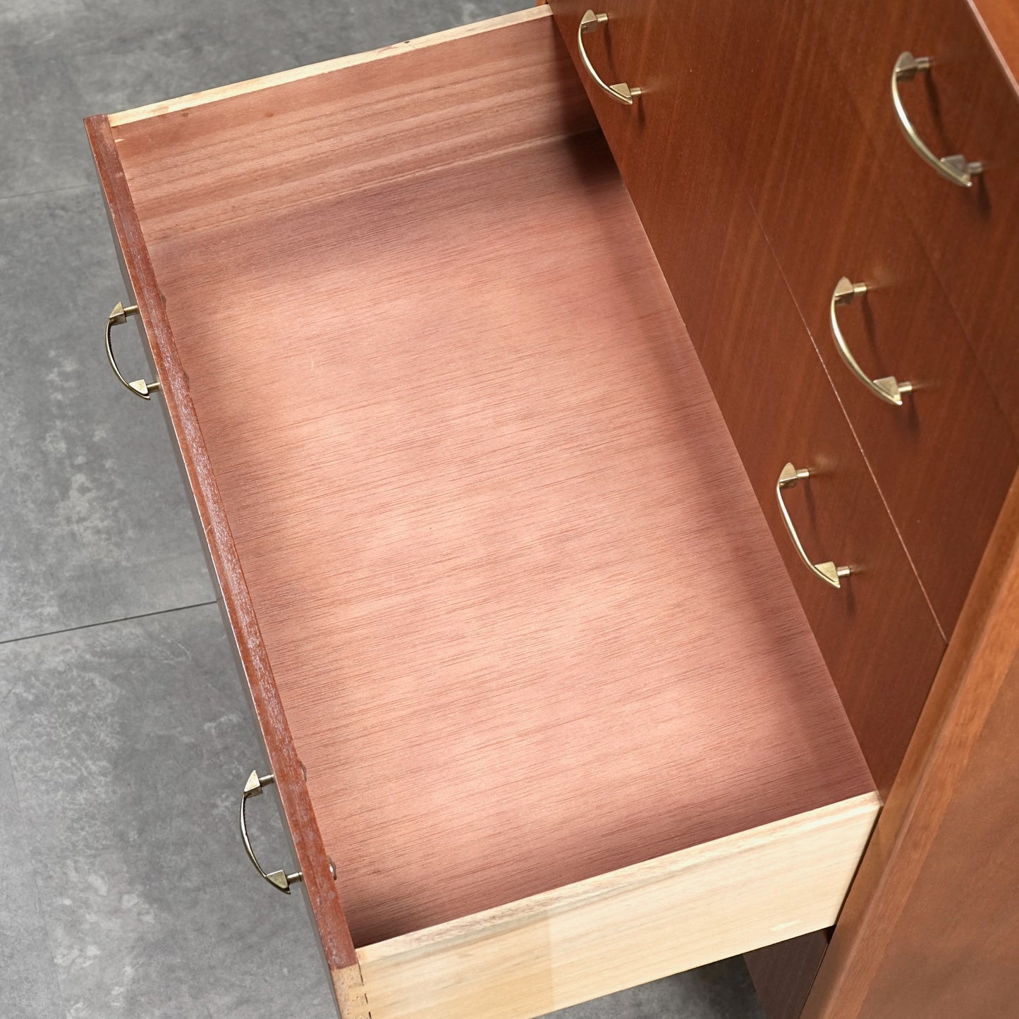 イギリスヴィンテージ ハイチェスト