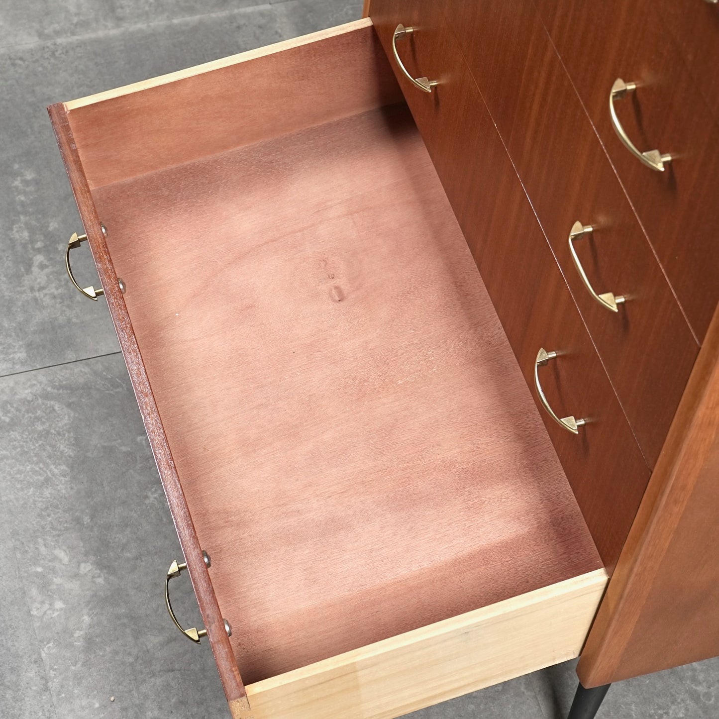 イギリスヴィンテージ ハイチェスト