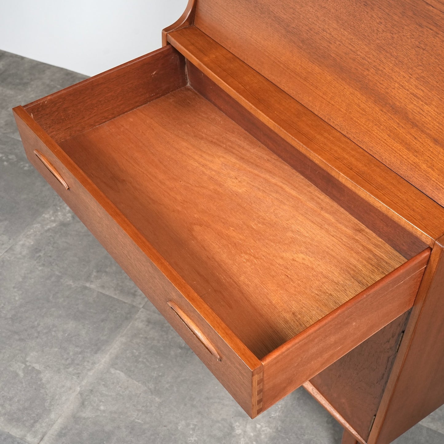 【Jentique】ヴィンテージ ライティングビューロー