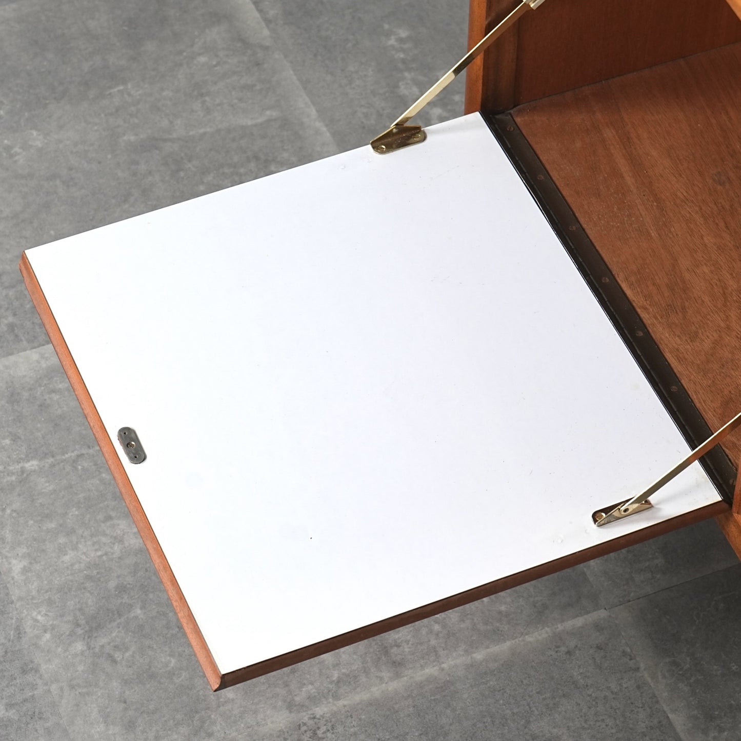 【NATHAN】ヴィンテージ サークルサイドボード