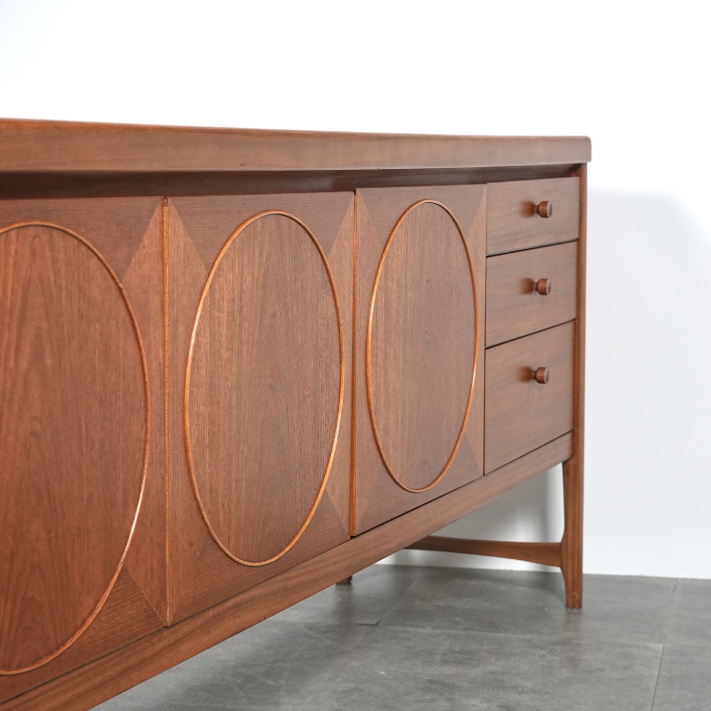 【NATHAN】ヴィンテージ サークルサイドボード