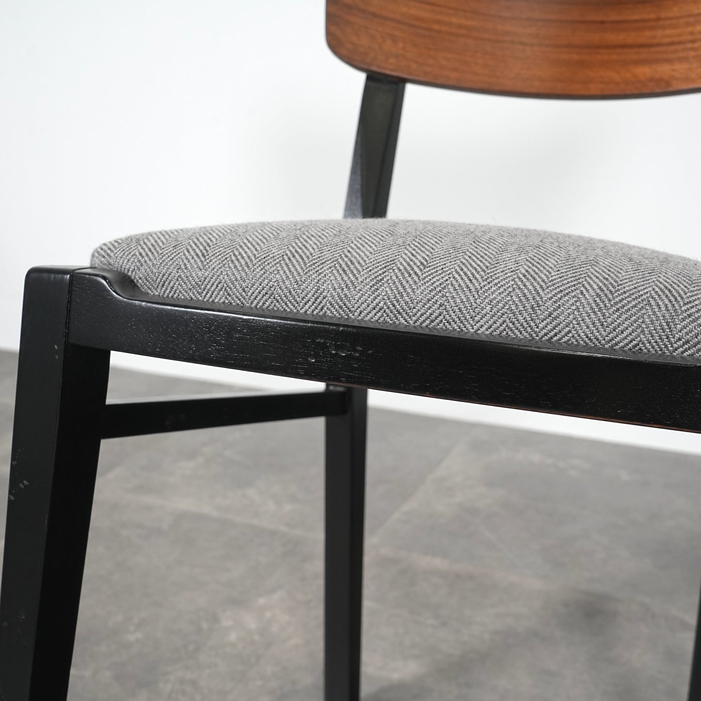 【G-PLAN】Tola & Black ダイニングチェア【張替済】