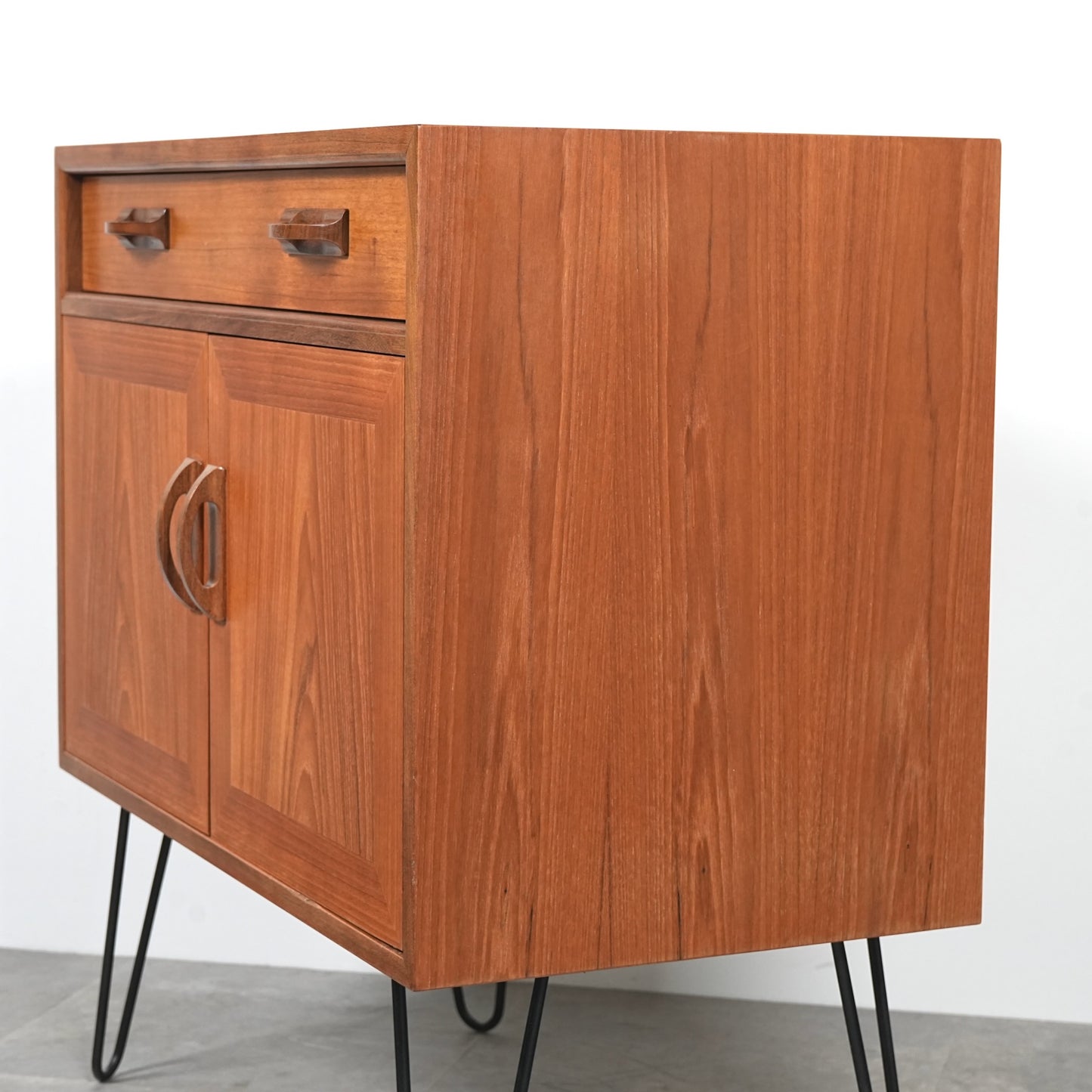 【G-PLAN】Sierra キャビネット(ヘアピンカスタム)