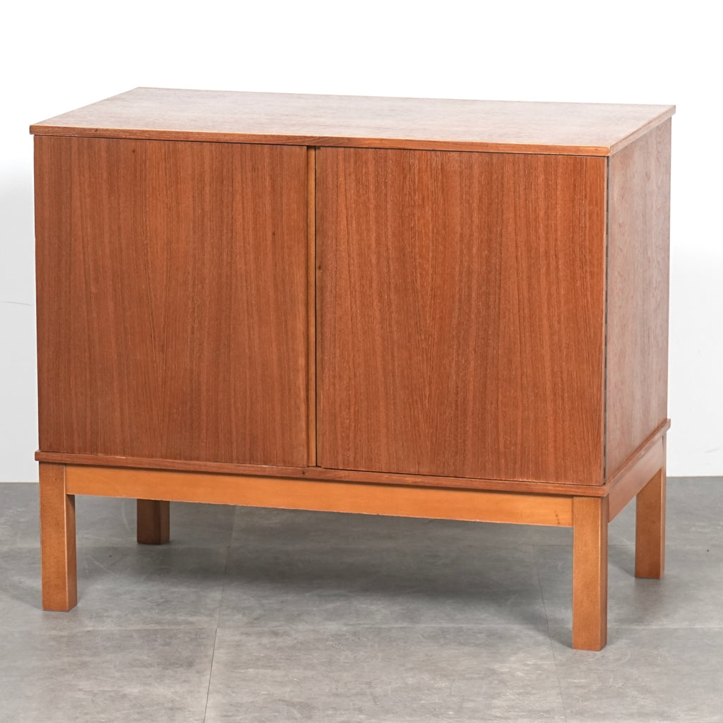 イギリスヴィンテージ キャビネット