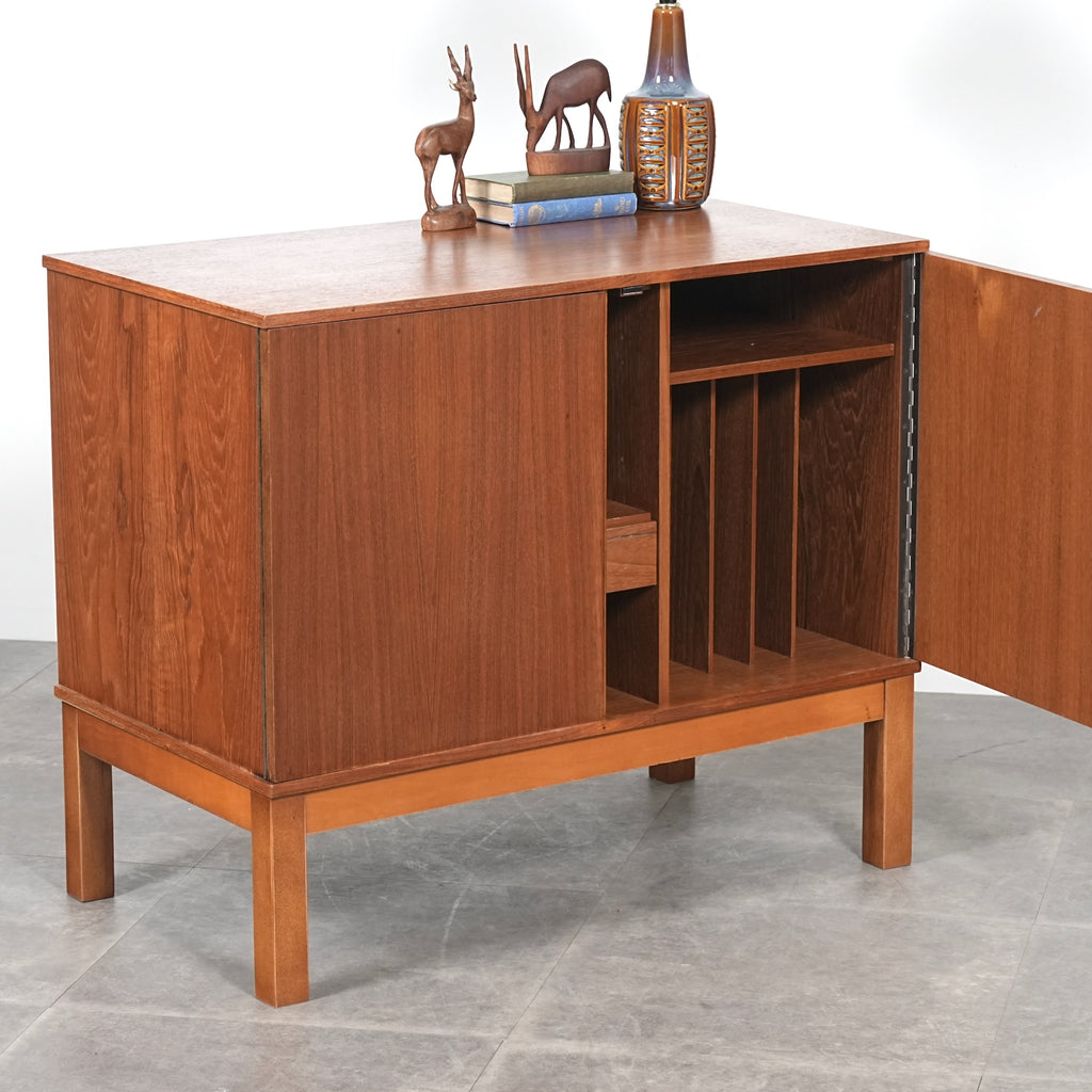 イギリスヴィンテージ キャビネット